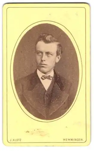 Fotografie J. Klotz, Memmingen, Portrait eines jungen Mannes