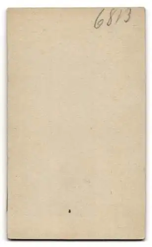 Fotografie E. Fuchs, Berlin, Friedrichstrasse 108, Porträt eines jungen Mannes