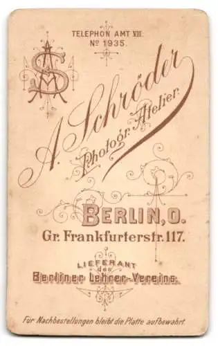 Fotografie A. Schröder, Berlin, Gr. Frankfurterstr. 117, Porträt eines jungen Mannes