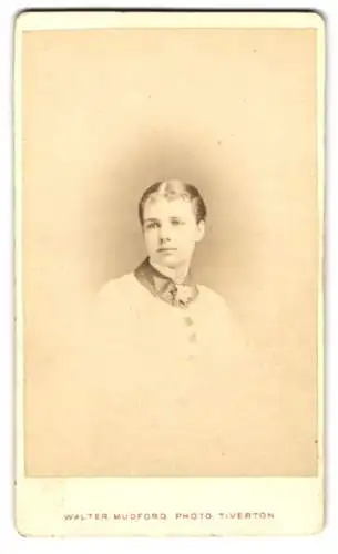 Fotografie Walter Mudford, Tiverton, Fore Street, Portrait einer Frau