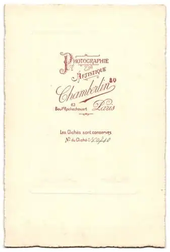 Fotografie Chamberlin, Paris, Boulevard Rochechouart 63, Eleganter Herr im Anzug