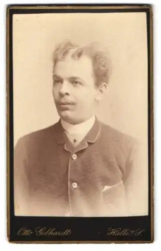 Fotografie Otto Gebhardt, Halle a/S., Poststrasse 9, Porträt eines jungen Mannes