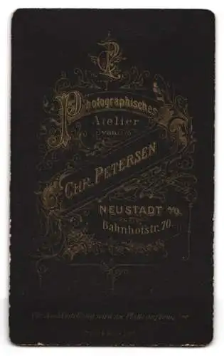 Fotografie Chr. Petersen, Neustadt, Bahnhofstr. 70, Ältere Dame mit Halskette