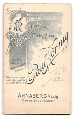 Fotografie Paul Körnig, Annaberg /Erzg., obere Badergasse 4, Porträt einer jungen Frau mit Perlenkette