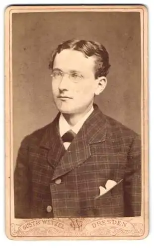 Fotografie Gustav Wetzel, Dresden, Prager Strasse 6, Porträt eines jungen Mannes