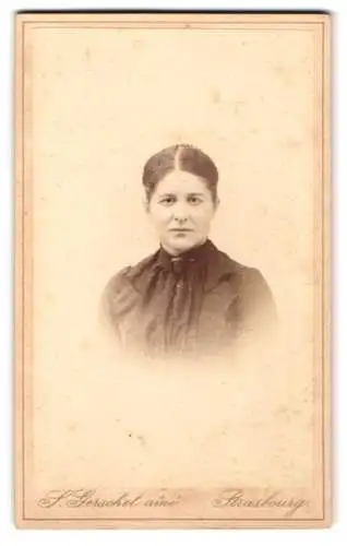 Fotografie S. Gerschel aîné, Strasbourg, Rue du Jeu des Enfants 56, Portrait einer Frau