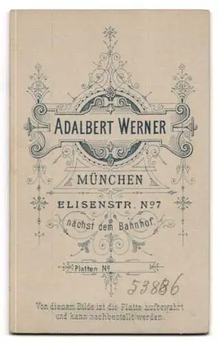 Fotografie Adalbert Werner, München, Elisenstr. 7, Porträt eines Mannes im Anzug