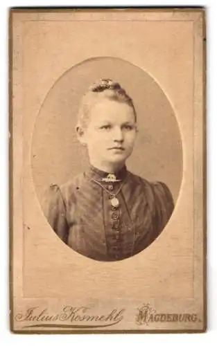 Fotografie Julius Kosmehl, Magdeburg, Alte Ulrichsstr. 3, Porträt einer jungen Frau