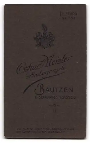 Fotografie Oskar Meister, Bautzen, Seminarstrasse 6, Porträt einer Frau in eleganter Kleidung