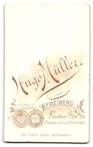Fotografie Hugo Müller, Freiberg i. S., Fischer-Str. 29, Porträt eines Herren mit Brille