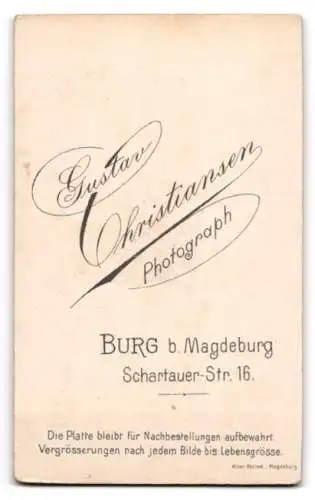 Fotografie G. Christiansen, Burg b. M., Schartauer-Str. 16, Porträt eines jungen Mannes in Anzug