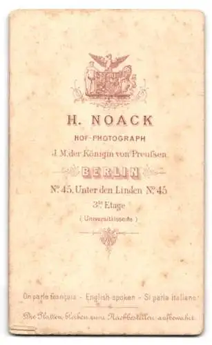 Fotografie H. Noack, Berlin, Unter den Linden 45, Porträt eines eleganten Herrn