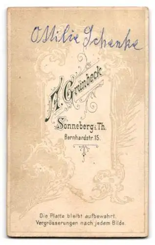 Fotografie A. Grünbeck, Sonneberg, Bernhardstr. 15, Ottilie Schenke in weissem Kleid