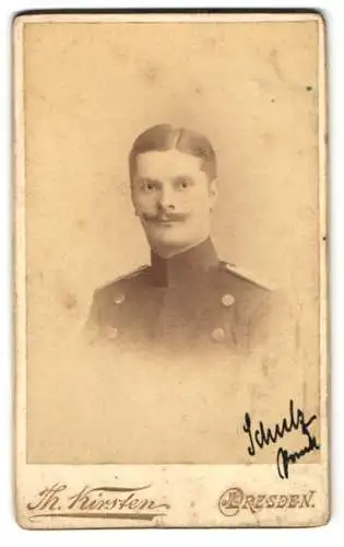 Fotografie Th. Kirsten, Dresden, Bautznerstr. 12, Porträt Offizier Schulz in Uniform