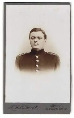 Fotografie F. Wilh. Schmidt, Metz, St. Medardensstr. 10, Portrait Artillerist in Uniform, Schulterstück Rgt. 70