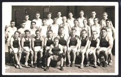 Foto-AK Gruppenbild von Boxern, Boxen