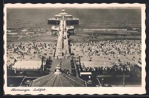 AK Scheveningen, Strand und Strandbrücke vom Flugzeug aus