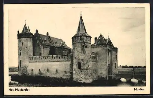 AK Muiden, Het Muiderslot