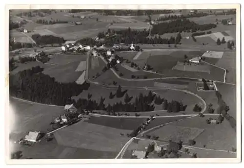 Fotografie A. Boss & Co., Schönbühl bei Bern, Ansicht La Ferriere, Fliegeraufnahme mit Kirche & Eisenbahntrasse