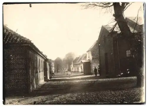 Fotografie unbekannter Fotograf, Ansicht Rendsburg, Arsenalstrasse mit Blick zum Paradeplatz um 1890