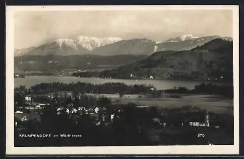 AK Krumpendorf am Wörthersee, Totalansicht mit See und Bergpanorama aus der Vogelschau