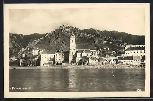 AK Dürnstein a. d. Donau, Ortsansicht mit Burg vom Wasser aus