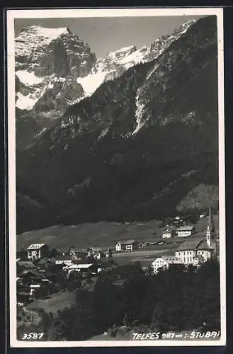 AK Telfes i. Stubai, Teilansicht mit Kirche gegen das Gebirge