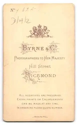 Fotografie Byrne & Co, Richmond, Hill Street, Porträt einer Frau