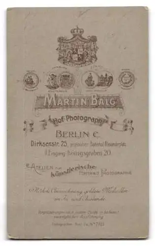 Fotografie Martin Balg, Berlin, Dirksenstr. 25, Porträt einer Dame