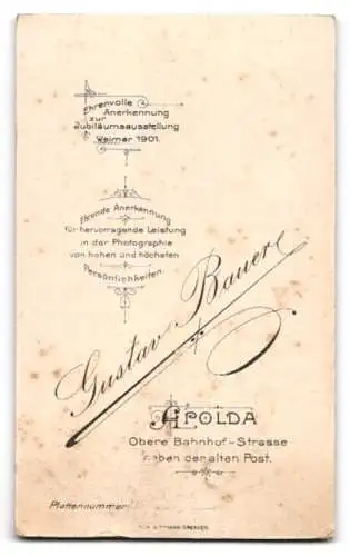 Fotografie Gustav Bauer, Apolda, Obere Bahnhof-Strasse, Mutter mit Kind in eleganter Pose