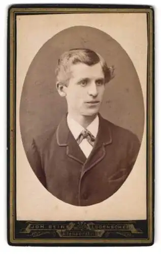 Fotografie Joh. Beine, Lüdenscheid, Altenaerstr. 12, Portrait eines jungen Mannes