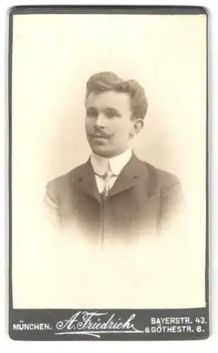 Fotografie A. Friedrich, München, Bayerstr. 43, Porträt eines jungen Mannes