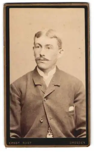 Fotografie Ernst Rost, Dresden, Wettinerstrasse 15, Portrait eines jungen Mannes