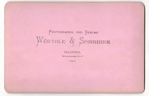 Fotografie Würthle & Spinnhirn, Salzburg, Ansicht Königsee, Paar im Ruderboot auf dem See, Alpenpanorama