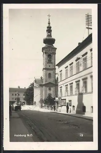 AK Hainburg /N.-Ö., Strassenpartie mit Blick zur Kirche