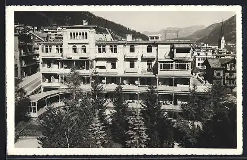 AK Davos, Sanatorium du Midi SBKV aus der Vogelschau, mit Kirche u. Bergpanorama