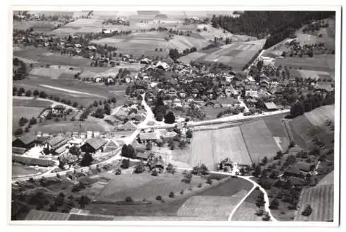 Fotografie Swissair Photo AG, Zürich, Ansicht Zäziwil, Fliegeraufnahme der Ortschaft mit Sägewerk