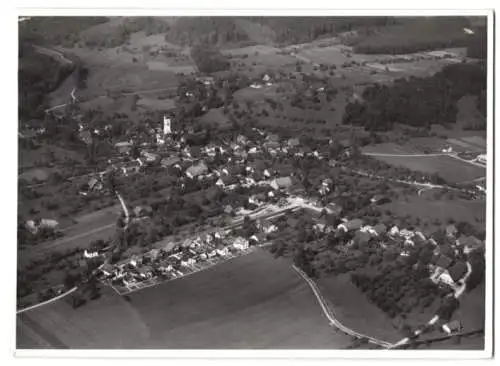 Fotografie Swissair Photo AG, Zürich, Ansicht Oberbipp, Fliegeraufnahme des Ortes mit Kirche