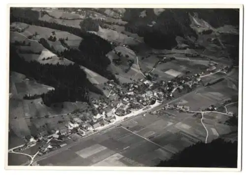 Fotografie Swissair Photo AG, Zürich, Ansicht Signau / Emmental, Fliegeraufnahme des Ortes