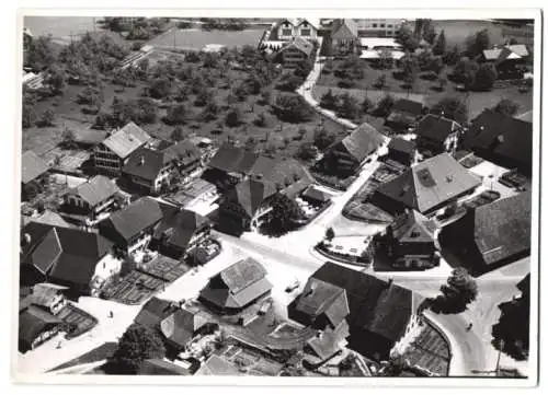 Fotografie Swissair Photo AG, Zürich, Ansicht Grosshöchstetten, Fliegeraufnahme Teilansicht der Ortschaft