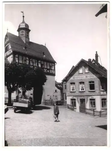 Fotografie H. Armster, Mainz, Ansicht Königstein / Taunus, Gasthaus Messer neben dem Rathaus