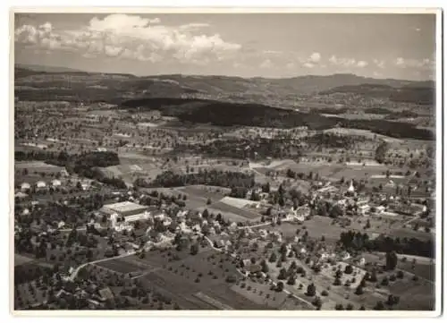 Fotografie unbekannter Fotograf, Ansicht Obfelden, Fliegeraufnahme mit Landschaftspanorama