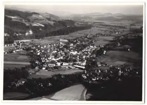 Fotografie Swissair, Photo AG Zürich, Ansicht Oberburg, Fliegeraufnahme mit Landschaftspanorama