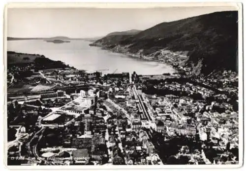 Fotografie unbekannter Fotograf, Ansicht Biel, Fliegeraufnahme mit Landschaftspanorama & Seeblick