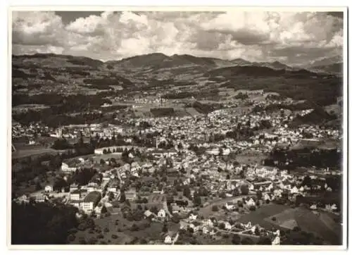 Fotografie unbekannter Fotograf, Ansicht Rüti, Fliegeraufnahme mit Landschaftspanorama