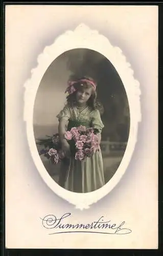 Foto-Collage-AK Junge Frau mit einem Bündel Rosen