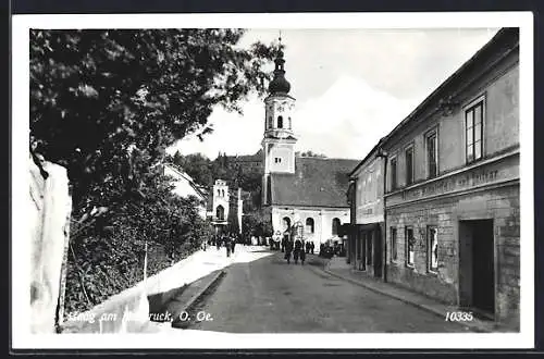 AK Haag am Hausruck, Passanten beim Kirchgang