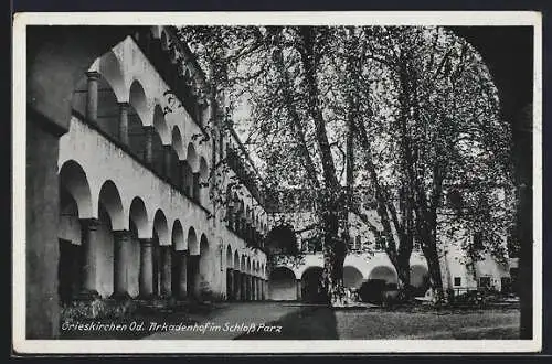 AK Grieskirchen, Arkardenhof im Schloss Parz