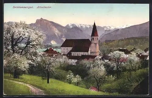 AK Altmünster, Ortsansicht im Frühling mit Kirche und Alpenkette, Salzkammergut