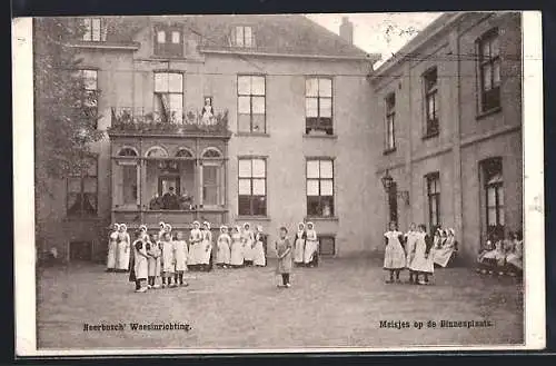 AK Neerbosch, Weesinrichting, Meisjes op de Binnenplaais